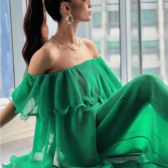 ZCRAVE Netta Top and Trousers in Green - Picture 2 of 3